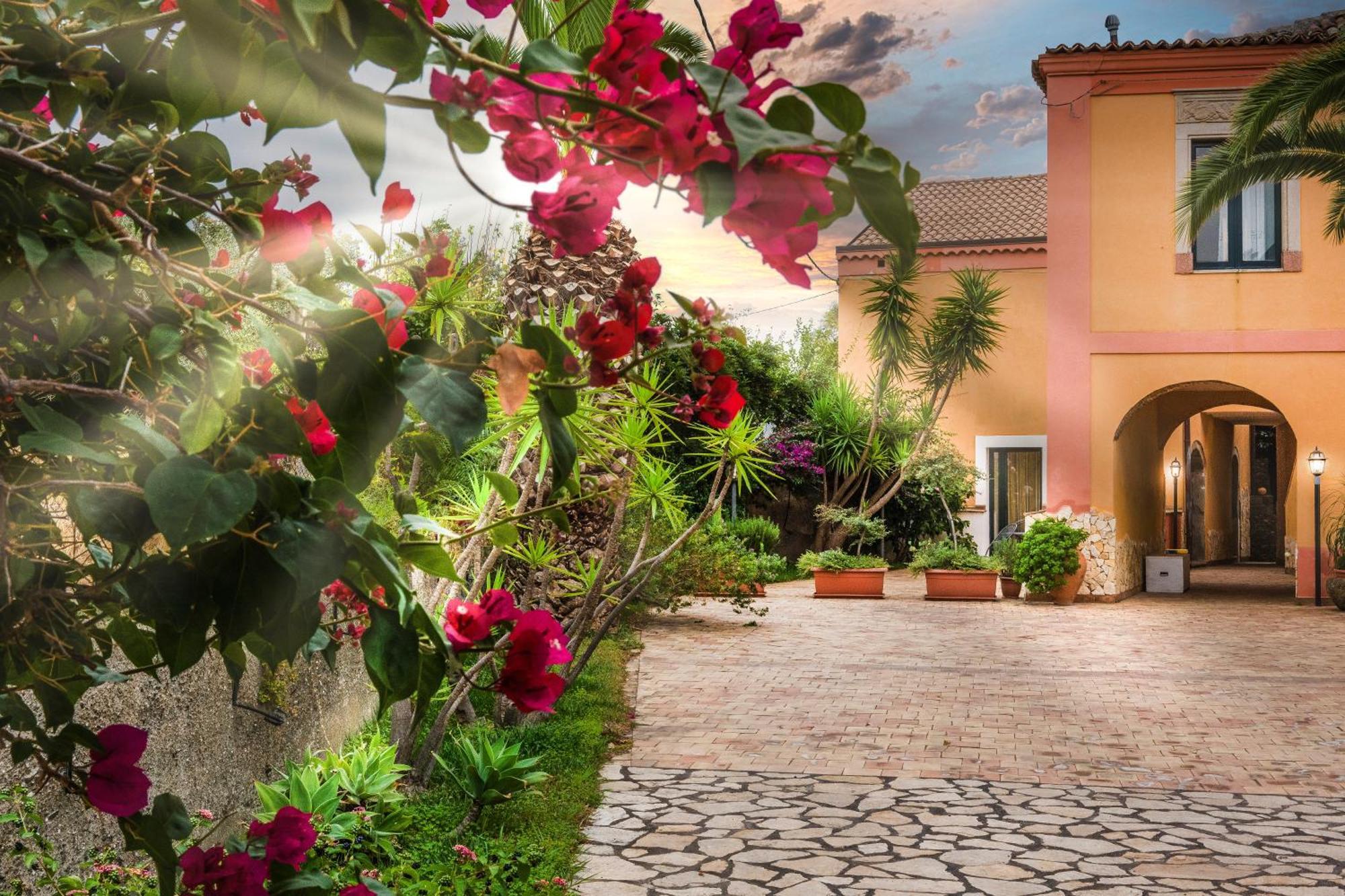 Casale Romano Resort E Relais Motta Camastra Kültér fotó
