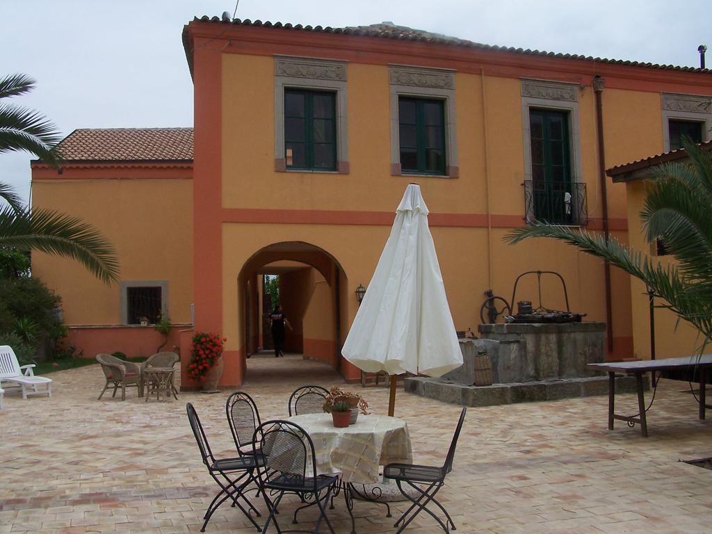 Casale Romano Resort E Relais Motta Camastra Kültér fotó